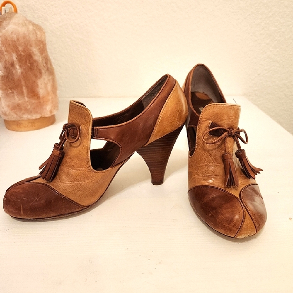 Max Studio Brown Leather Heels
